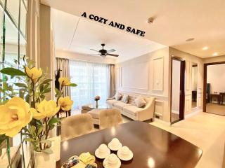 Luxurious apartment facing My Khe beach with 2 large beds FP - 9