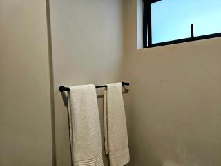 2BR Apt with 2 Kitchens & Balcony - 6