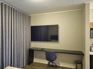 2BR Apt with 2 Kitchens & Balcony - Joanesburgo - 1
