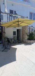 Apartman Tina 2 - Ražanac - 0