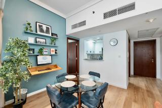 Next To Metro Unique 2bed Apt Wlarge Balcony - Dubai - 3