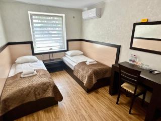 Hotel Koral - Chernivtsi - 4