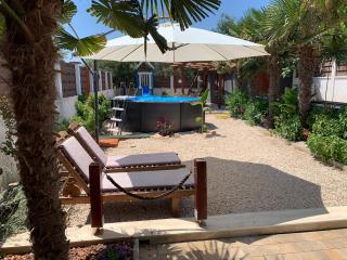 House in between beaches - 0