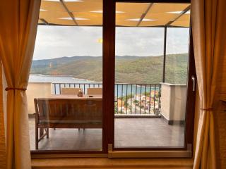 Amor, flat with private hot tub, breathtaking views and free parking in a garage, bookable all year round, Also take a look at our flat Coccolina - 8