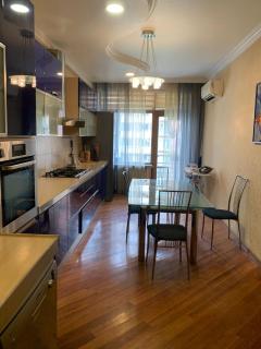 Central Deluxe Apartments Baku - Baku - 8