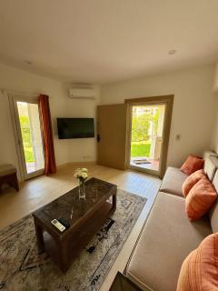 Cairo 30 One Bedroom apt with Private Garden - Sheikh Zayed - 0