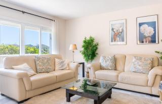 Aquamijas Retreat - Modern Comfort Near Aguamijas Water Park - 0