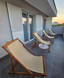 Holiday Home GIDAS - Hot Tub, GYM, Playground - Radovin - 0