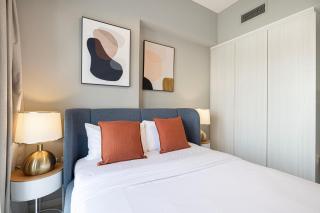 Modern 1BR with Canal View - Zada Tower, Business Bay - Dubai - 4