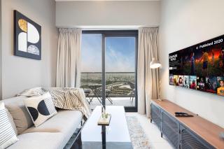 Modern 1BR with Canal View - Zada Tower, Business Bay - 1