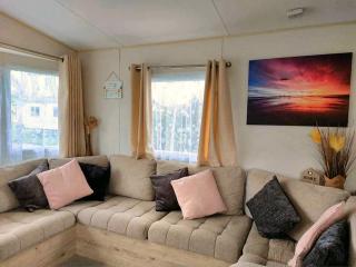 Forget-me-not stays holiday caravan- 3 Bedrooms - Skegness - 4