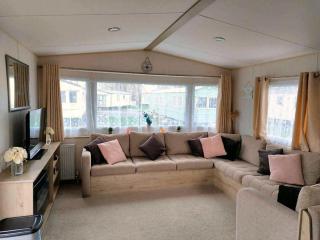 Forget-me-not stays holiday caravan- 3 Bedrooms - Skegness - 1