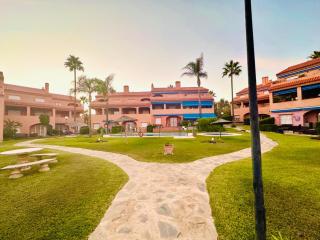 No1 - Beachfront Estepona, close to port, 2 bedroom, 2 bathroom, sleeps 5 - 6