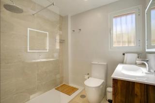 No10 - Beachfront Estepona close to port, 2 bedroom, 2 bathroom, sleeps 5 - Estepona - 2