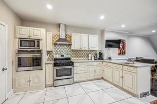 Elegant 4BR Townhome in Prime Location townhouse - Philadelphia - 8