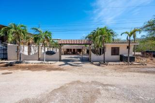 Beachside Studio Apartment with Pool and Free WiFi - Playa Grande - 3
