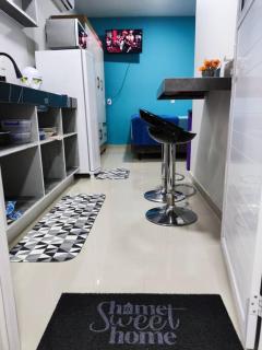 Loft 1 com ar condicionado prox Praia Laranjeiras facil acesso pela BR101 - Balneário Camboriú - 9