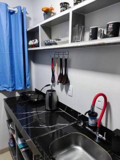 Loft 1 com ar condicionado prox Praia Laranjeiras facil acesso pela BR101 - Balneário Camboriú - 6