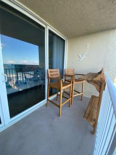 Hutchinson Island BeachFront Heated Pool Balcony Top Floor - Jensen Beach - 1