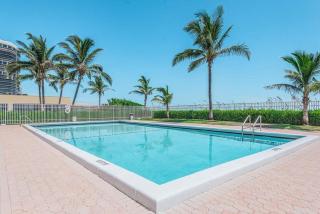 Hutchinson Island BeachFront Heated Pool Balcony Top Floor - Jensen Beach - 8