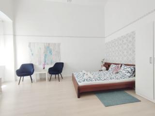 FREE PARKING GARAGE! Downtown apartment close to NEW YORK CAFÉ - Budapest - 8
