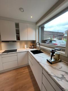Modern 3 bedroom house with garden and free parking for rent in Stavanger during ONS Close to the airport - Sola - 4