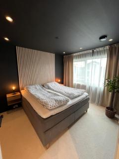 Modern 3 bedroom house with garden and free parking for rent in Stavanger during ONS Close to the airport - Sola - 1