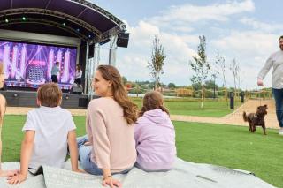 Elegant 2 Bed 1 and Half Bath Caravan in Holiday Resort Village - 6