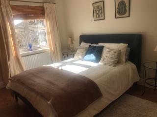 King En-Suite Bedroom - - 4