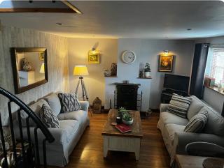 Christmas Cottage - - 8