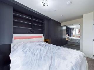 Luxury & Bright Apartment-Near Tube & Shops -Gym Access - Hatch End - 9