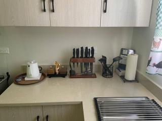 Caribbean Charm 2BR with Stunning Sea Views - Discovery Bay - 6