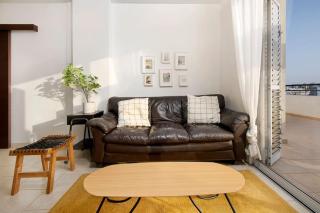 City Center Top Floor Big Balcony 2BR Close to the Beach - 1