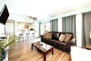 Kings Cove Central Destin 3 Community Pools - 0