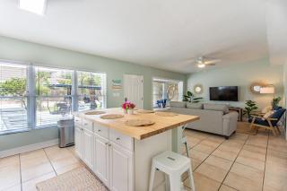 Dream Weaver Golf Cart Deals Private Pool 1 block to Beach - Destin - 3