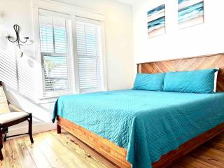 Yellow Pearl Pool heat GolfCart deals Steps2Beach - 6