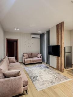 Elegant Rose City Center Oasis - Tirana - 0