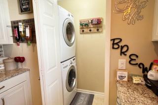 2 Bdrm Home with 3 beds mins from Casino - 4