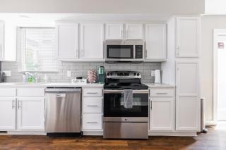 Luxury Downtown Townhome Unit 13 - Cleveland - 3