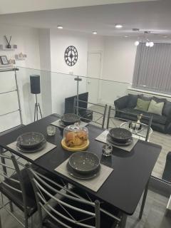 Private two bedroom deluxe apartment Leicester with large garden and free parking - Leicester - 4