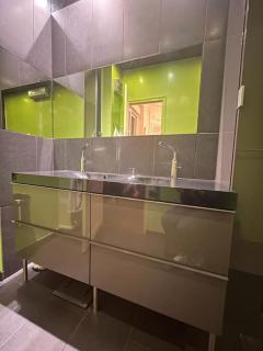 Grande chambre privée sur jardin arboré - Paris - 1