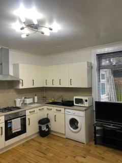 1 bedroom ground floor flat with garden - 4