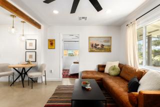 Designer Home with Guest House, Pool, Hot Tub - Tucson - 9
