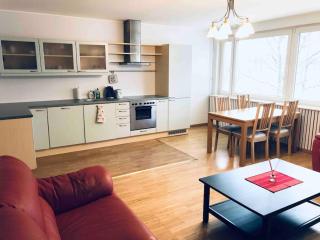 Cozy 3-room Apt heart of Tallinn - 3min to Old Town - Tallinn - 6