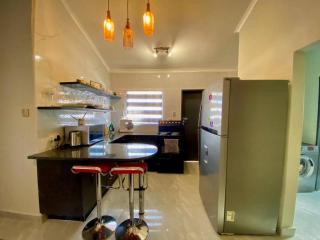 Down Town Delight - 2BR Budget Retreat - Gaborone - 3