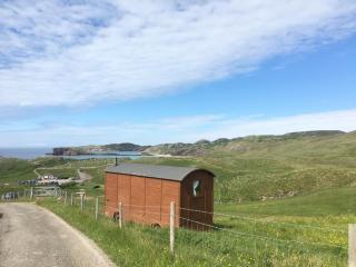 Eco Crofter's Wagon by the Sea - Off Grid Experience - No electricity - As seen soon on Netflix - Oldshoremore - 5