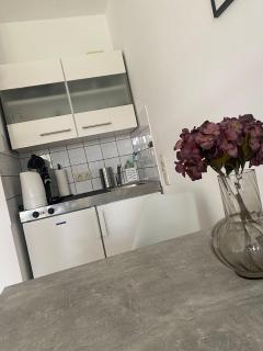 Charmante 1 Zimmerwohnung mit Stellplatz - 1