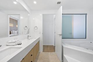Sun City, 4 Bedroom Ocean View Family Apartment - KIDS STAY FREE - Gold Coast - 1