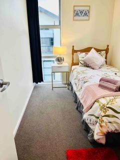 City Fringe Private Room - Your Urban Escape! - Christchurch - 0