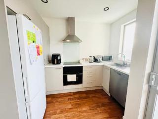 City Fringe Private Room - Your Urban Escape! - Christchurch - 5